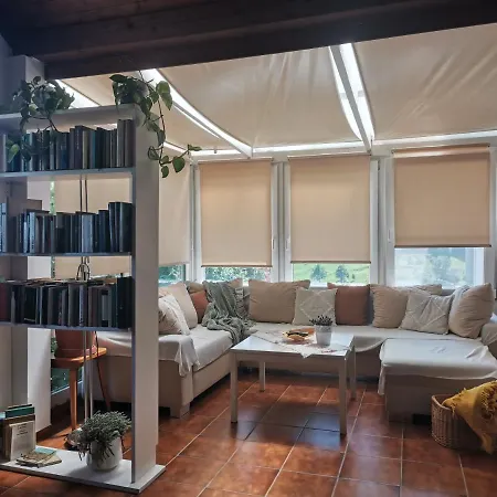 Meszi Vendeghaz Apartment