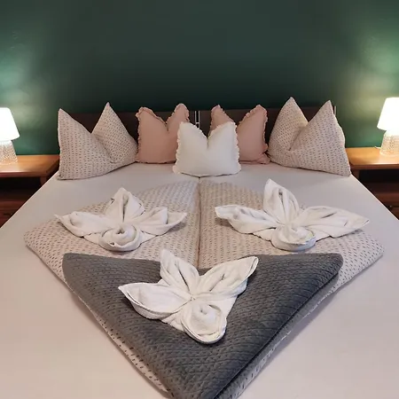 Meszi Vendeghaz Apartmán *